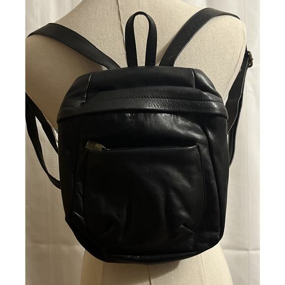 Wilsons Leather Backpack Black Leather Vintage Approx. 9” X 10” Adjustable Strap - Picture 9 of 9